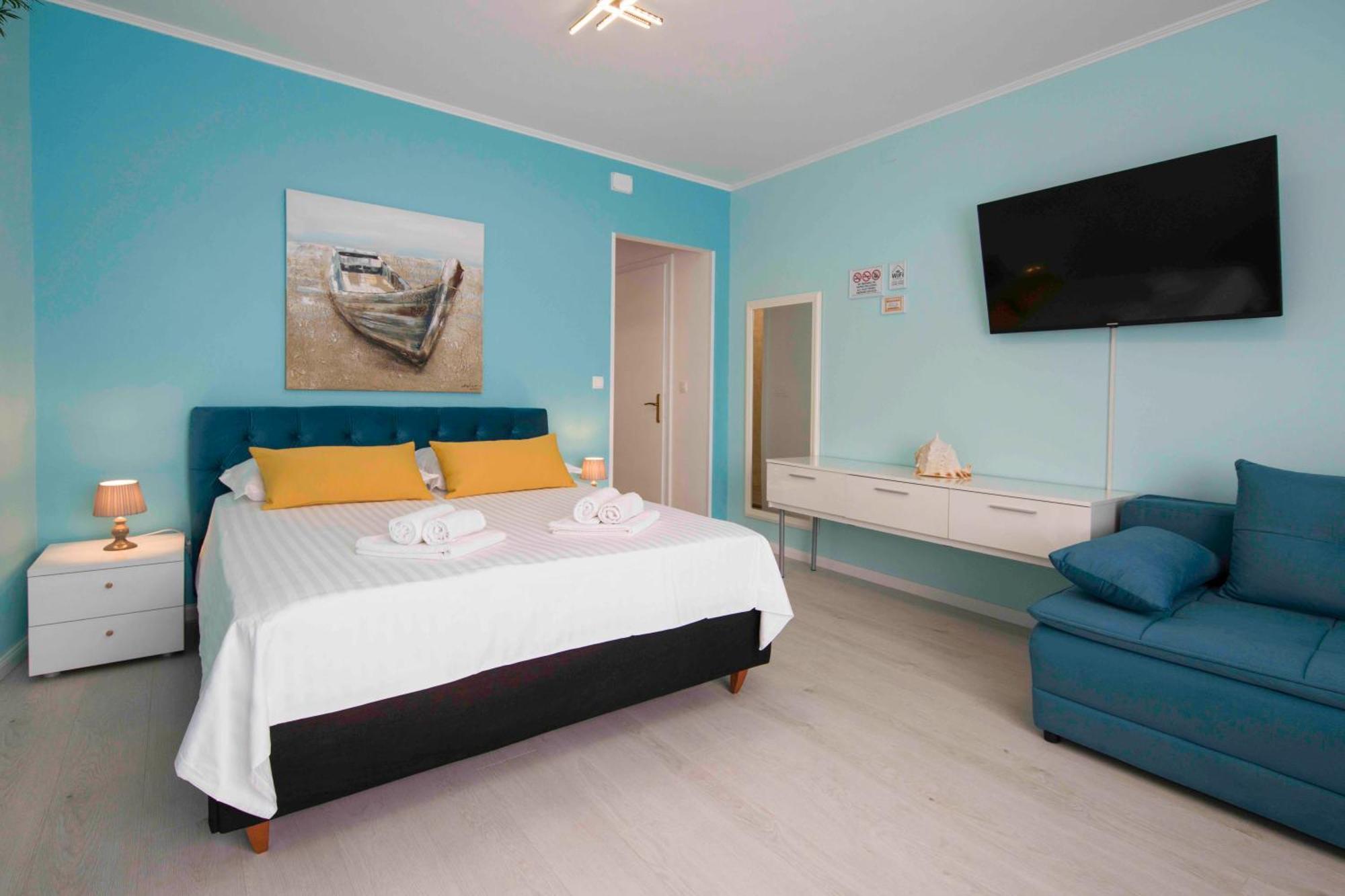 A-More Accommodation Split Exterior photo